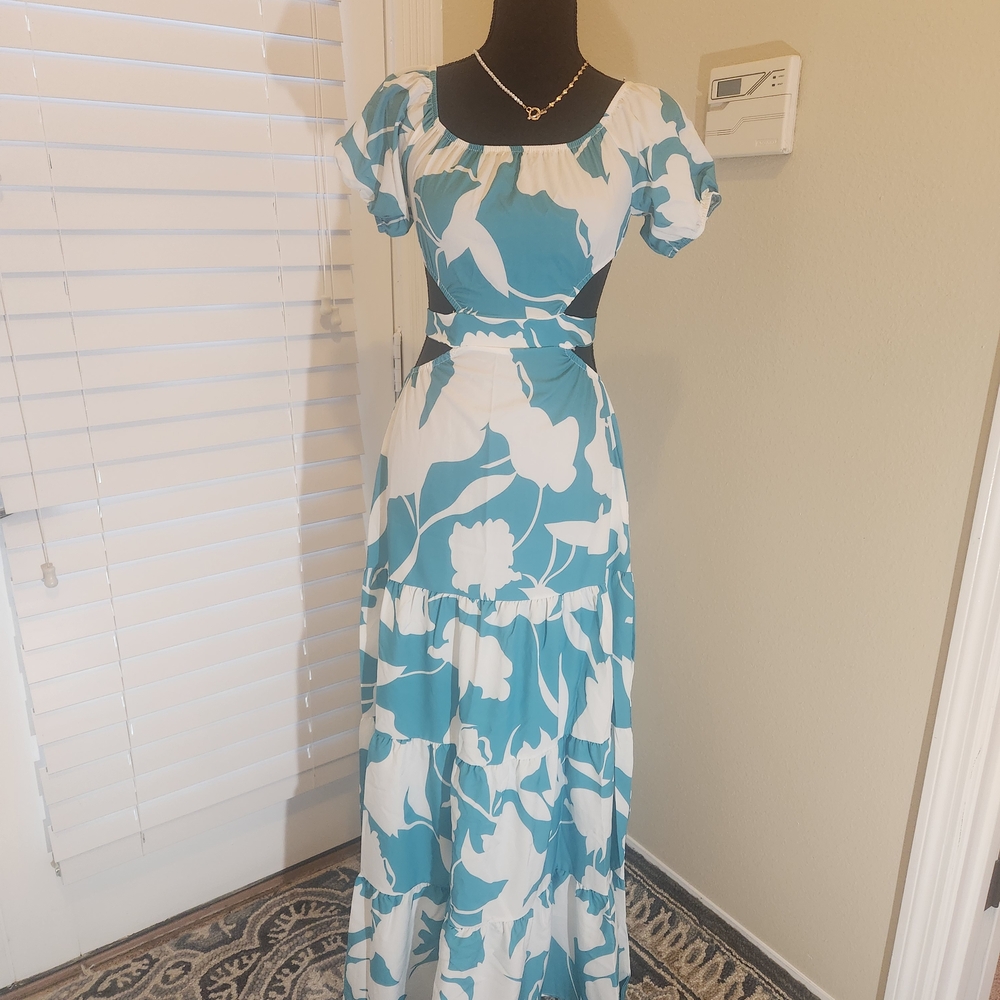 Elegant Blue and White Floral Maxi Dress